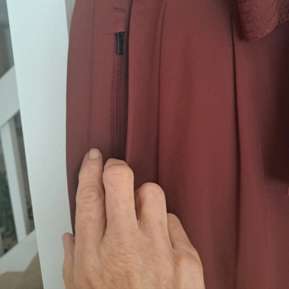 Athleta Skyline 2 Brick colored Quickdry Pants w built in belt sz10 EUC - Picture 3 of 8